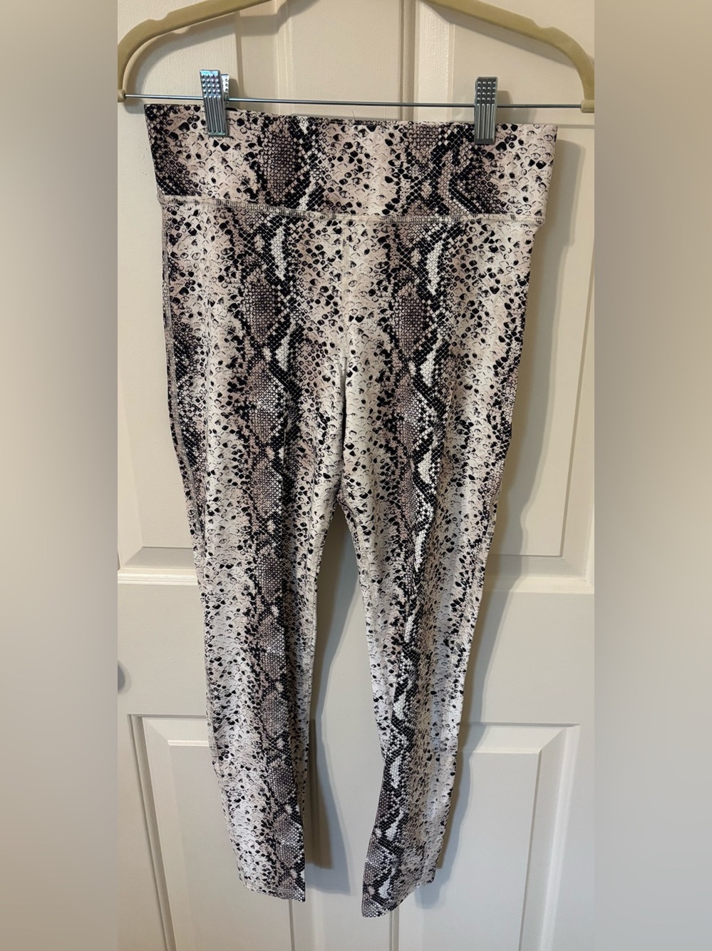 MICHI Snake Print High-Waist Leggings and Crop Sports Bra Set - M/L - Picture 5 of 7